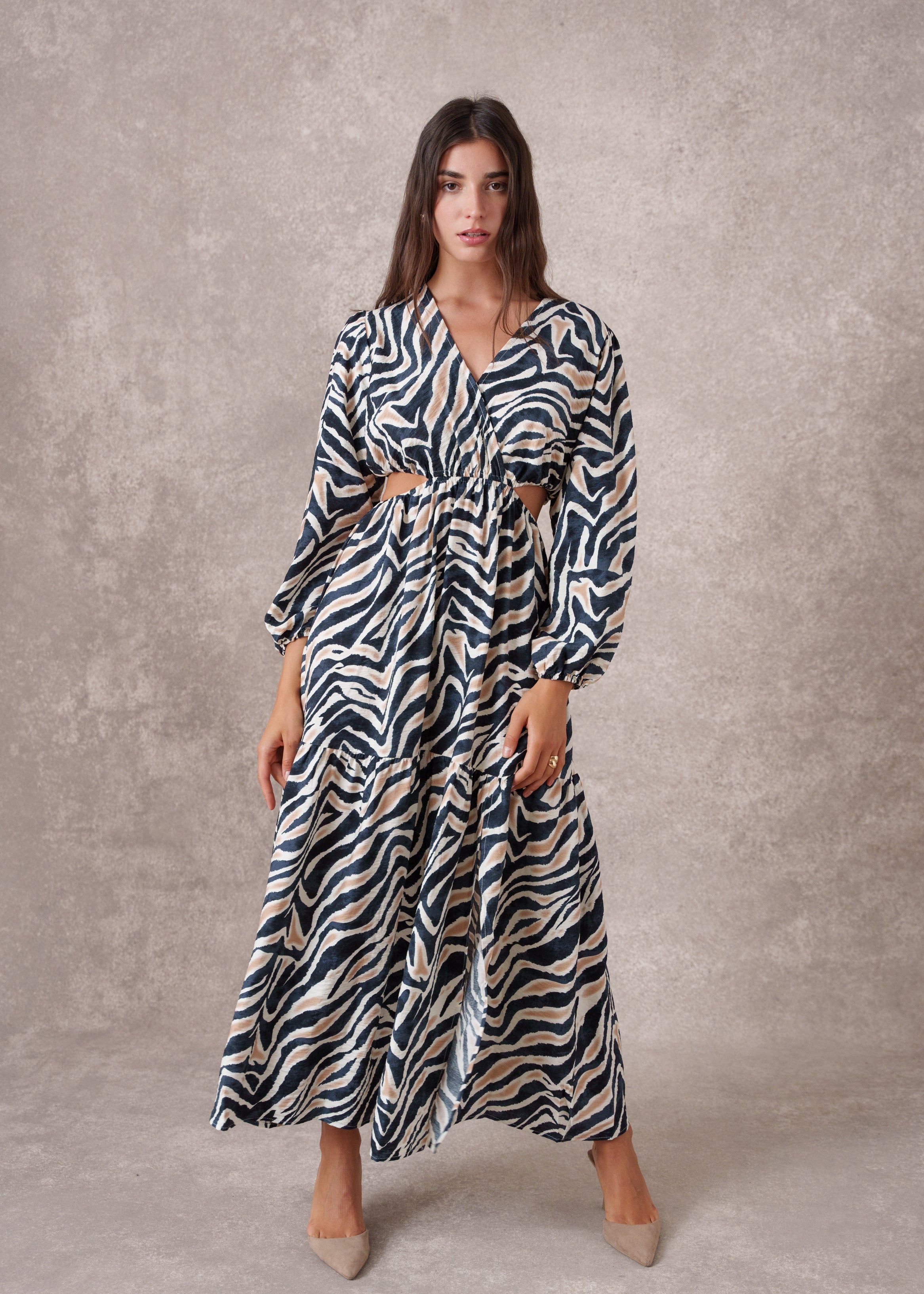 Robe Cassie
